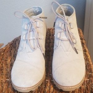 TOMS light gray suede leather wedge size 9.5